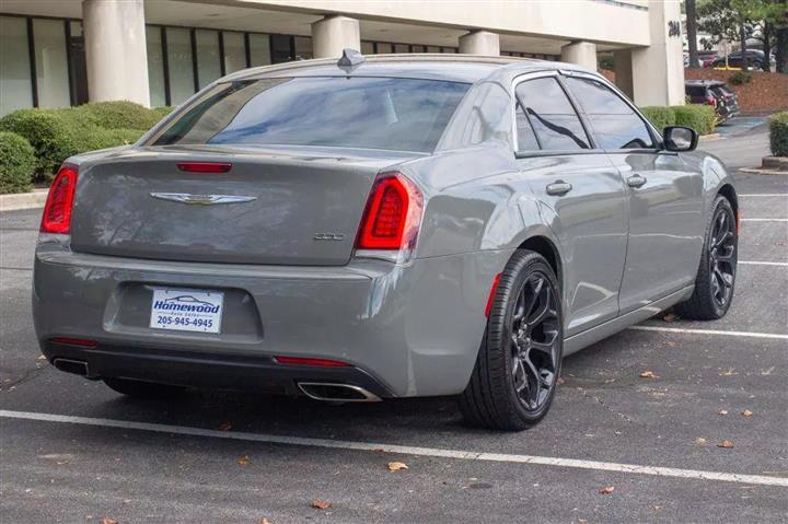 $17900 : 2019 CHRYSLER 3002019 CHRYSLE image 3