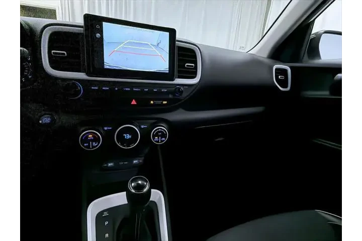 $19995 : Hyundai VENUE 2022 Limited 4 image 9