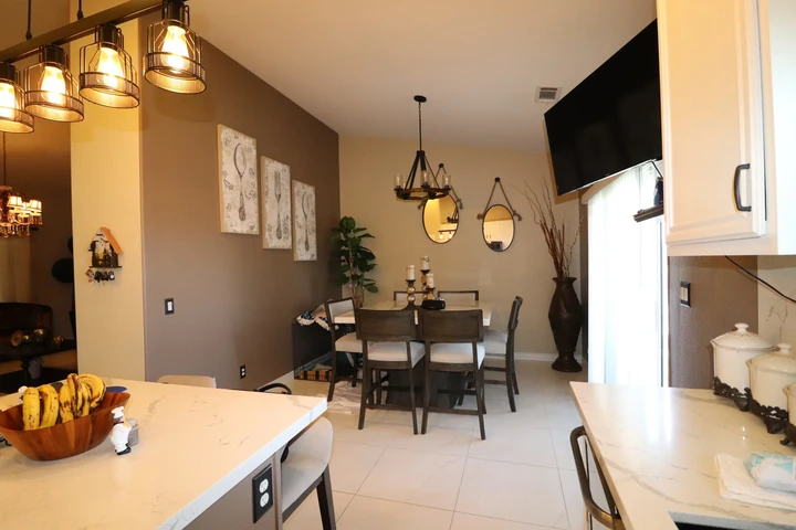$585000 : House For Sale in Victorville image 3