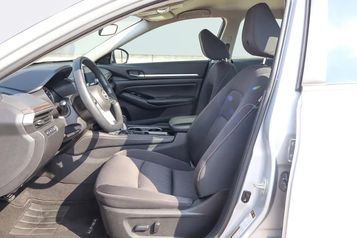 $18888 : 2023 Altima 2.5 SV image 7