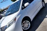 2013 Toyota Sienna XLE en Los Angeles