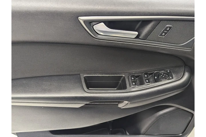 $13598 : Ford Edge 2018 AWD SE 4dr Cr image 10