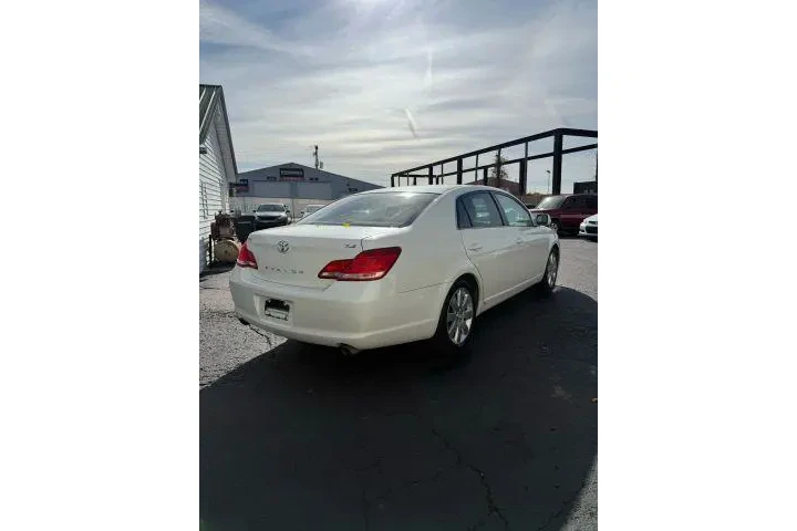 $5599 : Toyota Avalon 2006 XL 4dr Se image 3