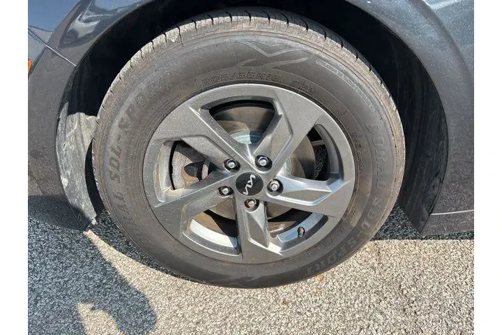 $18978 : Kia K5 2023 LXS 4dr Sedan image 9