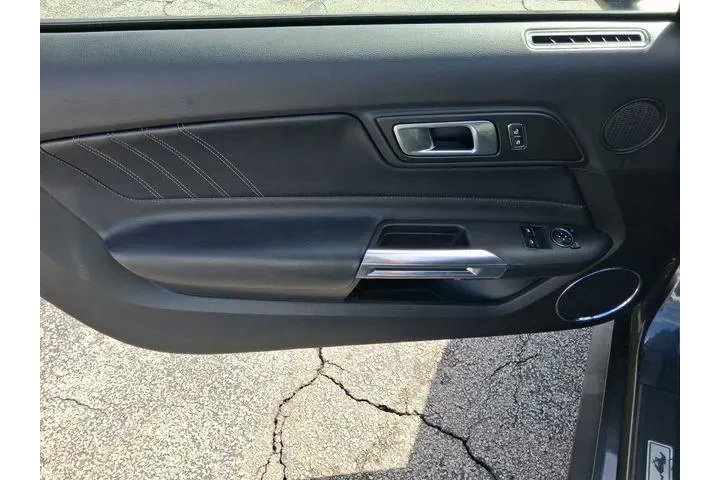 $23990 : Ford Mustang 2020 GT Premium image 10