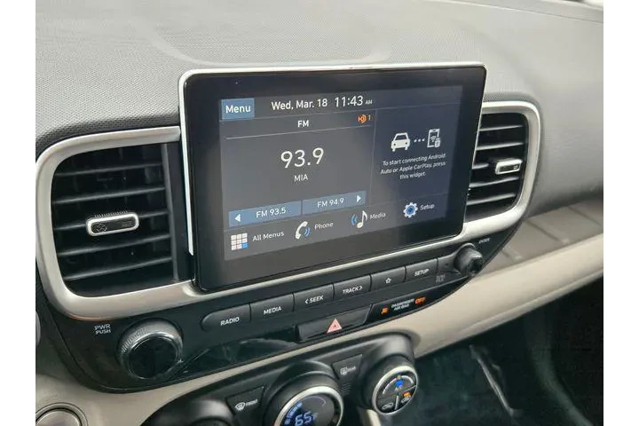 $23414 : Hyundai VENUE 2025 SEL 4dr C image 10