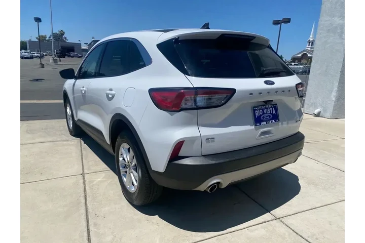 $20588 : Ford Escape 2022 AWD SE 4dr image 5