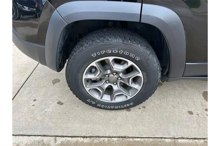 $25466 : Jeep Cherokee 2022 4x4 Trail image 9