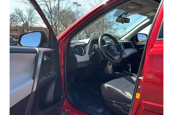 $20000 : 2015 RAV4 XLE image 2