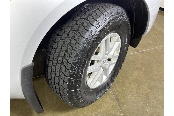 $17000 : 2018 Frontier SV V6 image 8