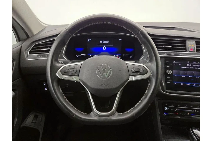 $19998 : Volkswagen Tiguan 2022 SE 4d image 10