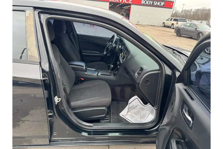 2013 Charger 4dr Sdn SE RWD image 8