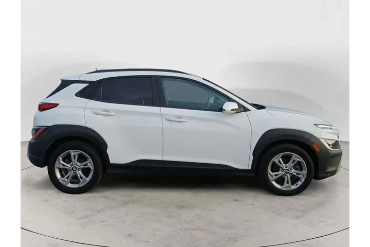 $22883 : Hyundai KONA 2023 AWD SEL 4d image 6