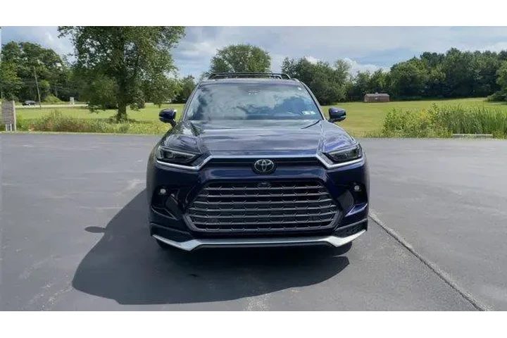 $59475 : Toyota Grand Highlander Hybr image 3