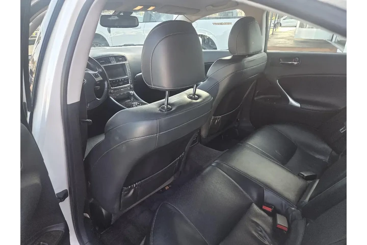 $15950 : Lexus IS 350 2011 4dr Sedan image 9