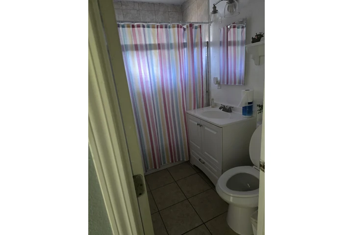 $800 : BALDWINPARK RECAMARA image 1
