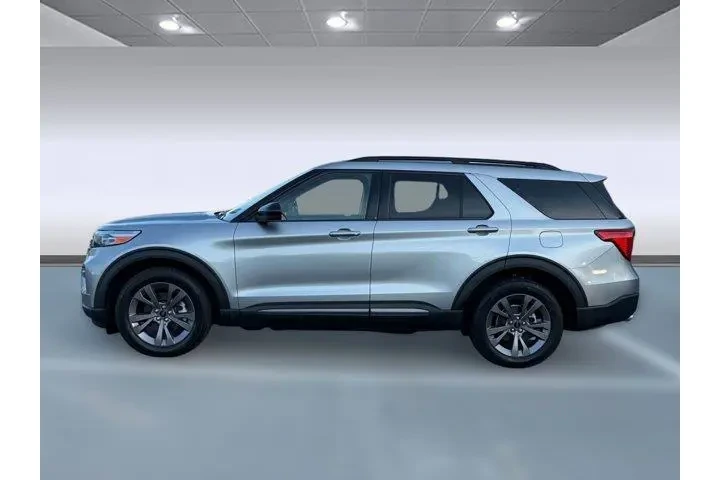 $30999 : Ford Explorer 2022 AWD XLT 4 image 2