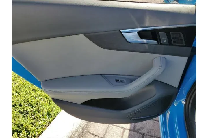 $20600 : Audi A4 2020 AWD quattro Pre image 9