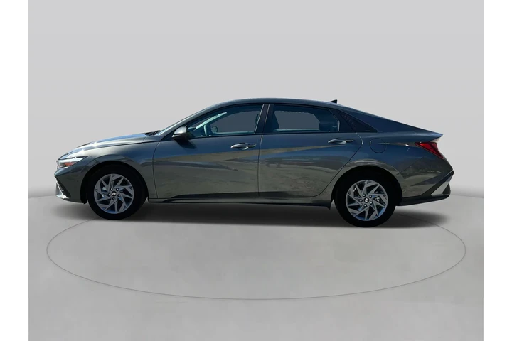 $18420 : Hyundai ELANTRA 2024 SEL 4dr image 3