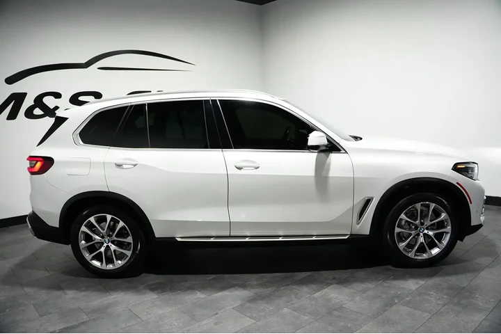 $33878 : 2022 X5 xDrive40i image 5