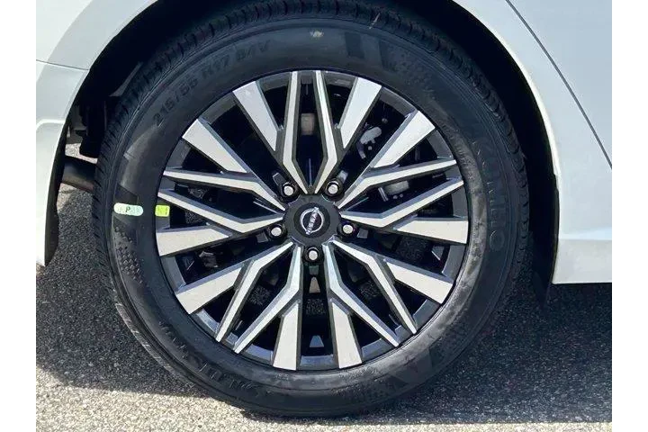 $27070 : Nissan Altima 2025 2.5 SV 4d image 7