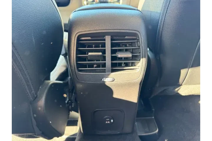 $24700 : Ford Escape Plug-In Hybrid 2 image 10