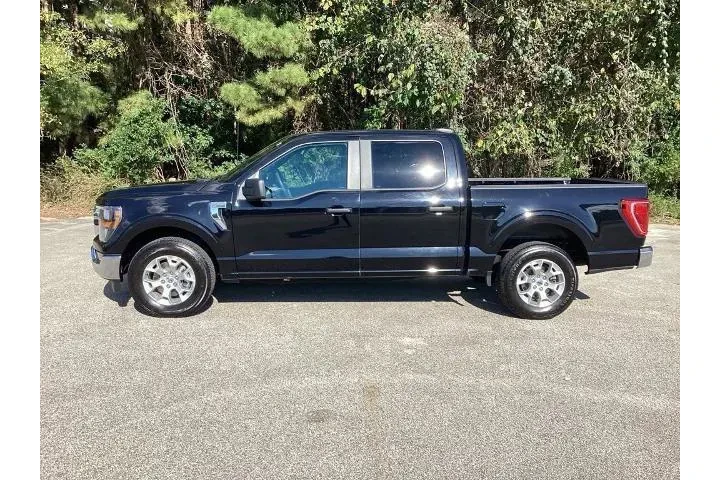 $28090 : Ford F-150 2023 4x2 XLT 4dr image 6