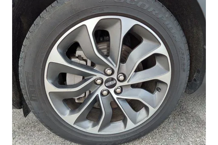 $31384 : Lincoln Nautilus 2022 AWD Re image 10