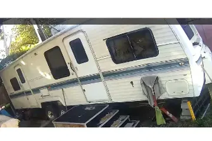 $1200 : SE RENTA  UN TRAILER image 2