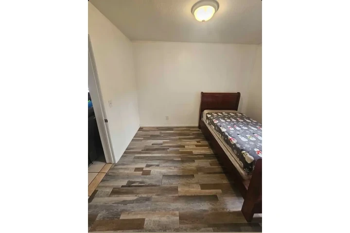 $1150 : Recamara image 1