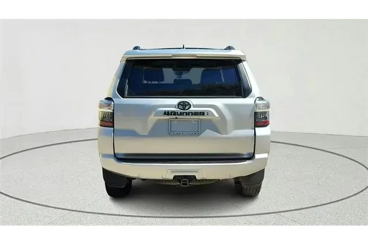 $32079 : Toyota 4Runner 2023 4x2 SR5 image 4