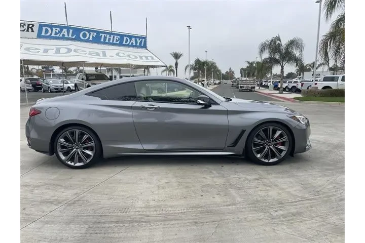 $32555 : INFINITI Q60 2020 Red Sport image 9