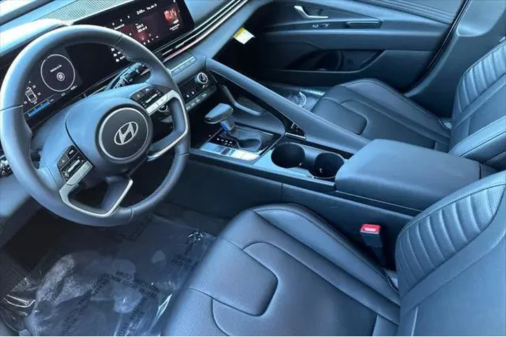 $29359 : Hyundai ELANTRA Hybrid 2025 image 9