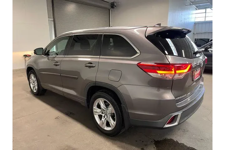 $27436 : Toyota Highlander 2018 image 5