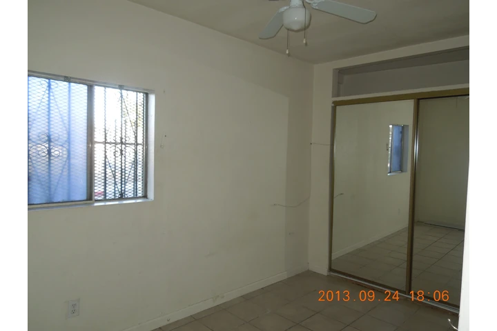 $590 : RECAMARA EN COMPTON $ 590 image 4