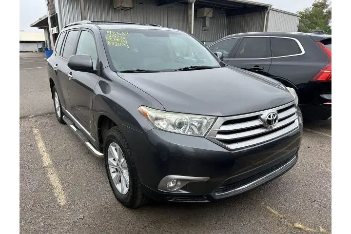 $14995 : Toyota Highlander 2013 SE 4d image 3