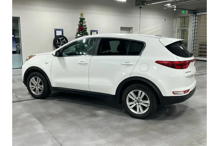 $9900 : Kia Sportage 2018 AWD LX 4dr image 3