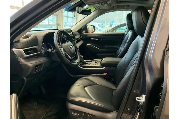 $37900 : Toyota Highlander 2024 AWD X image 4