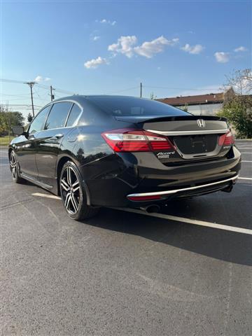 $13995 : 2017 Accord Sport CVT image 9