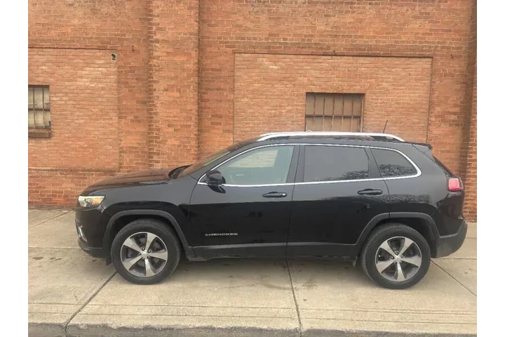 $19999 : 2019 Cherokee Limited image 4