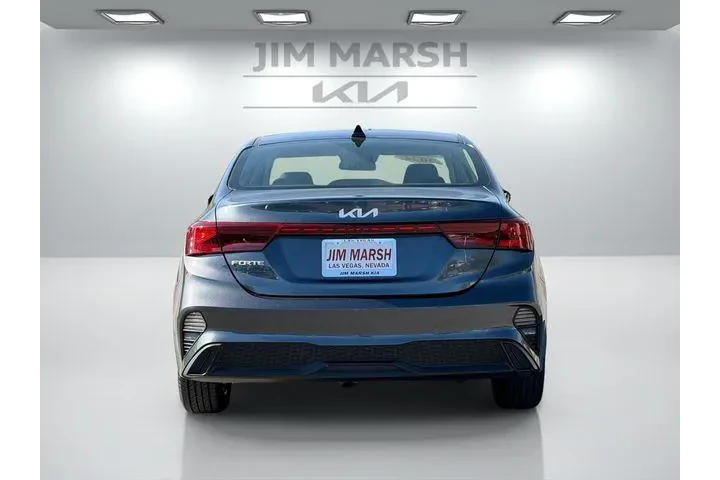 $16988 : Kia Forte 2022 LXS 4dr Sedan image 5