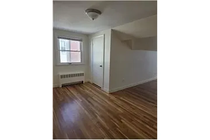 $2800 : Rental property with 2 bedro image 6