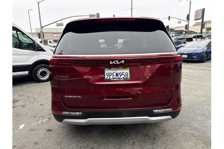 $33388 : Kia Carnival 2023 EX 4dr Min image 7