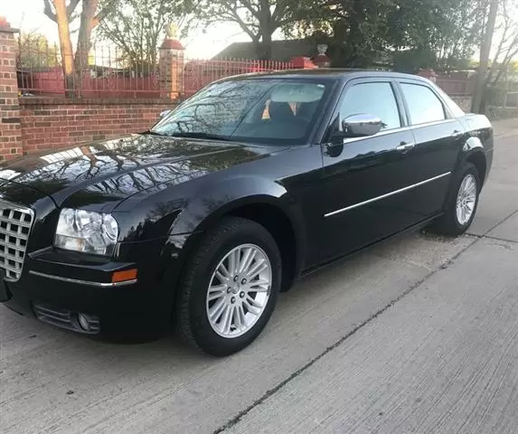 $3500 : 2010 Chrysler 300 Limited image 1