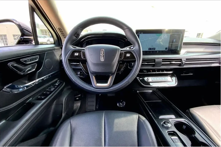 $38556 : Lincoln Corsair 2025 Premier image 6