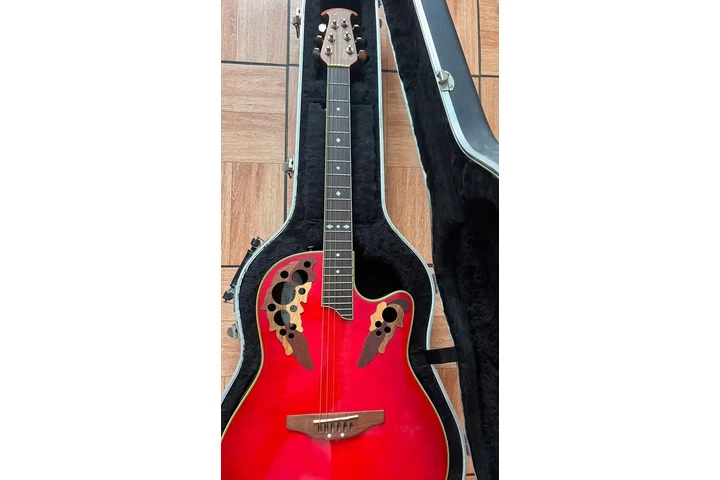 GUITARRA OVATION C/ESTUCHE image 1