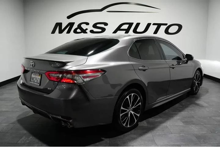 $16764 : 2018 Camry image 9