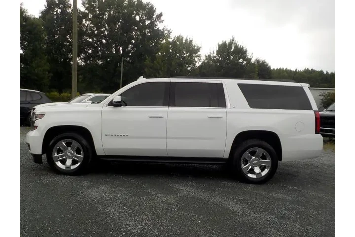 $21481 : 2019 Suburban LT 2WD image 2