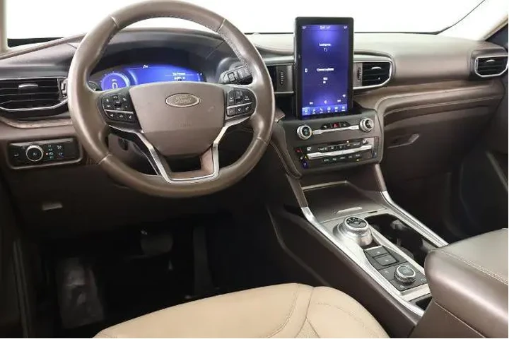 $31427 : Ford Explorer 2020 AWD Plati image 2