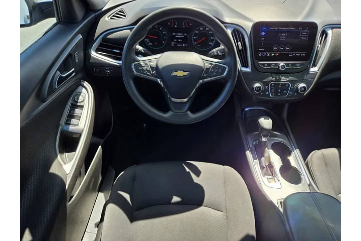 $16990 : Chevrolet Malibu 2023 LT 4dr image 10